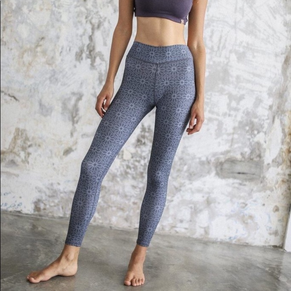 🌊✨Indigo Luna Sustainable Leggings